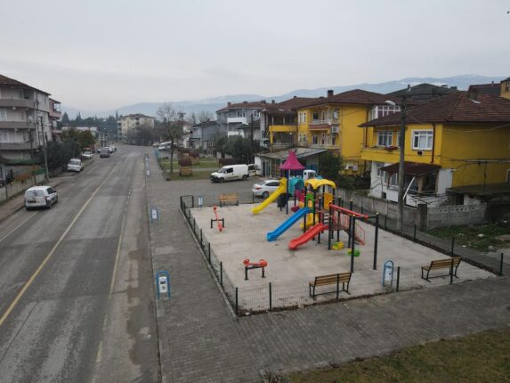 GEYVE’DE PROF. DR. NECMETTİN ERBAKAN SEMT PARKI DA TAMAMLANDI