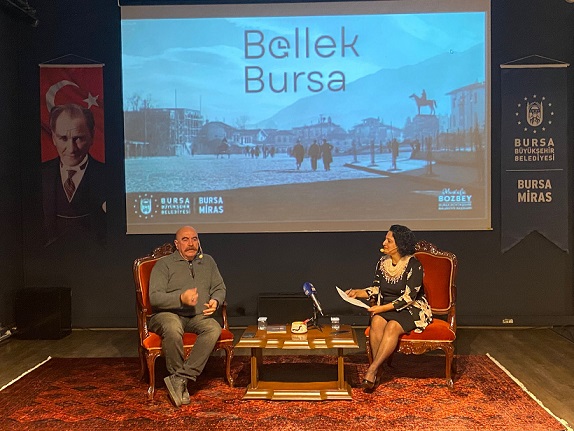 ‘Bursa Bellek- Kent Söyleşileri’nin ilk konuğu Ezel Akay oldu