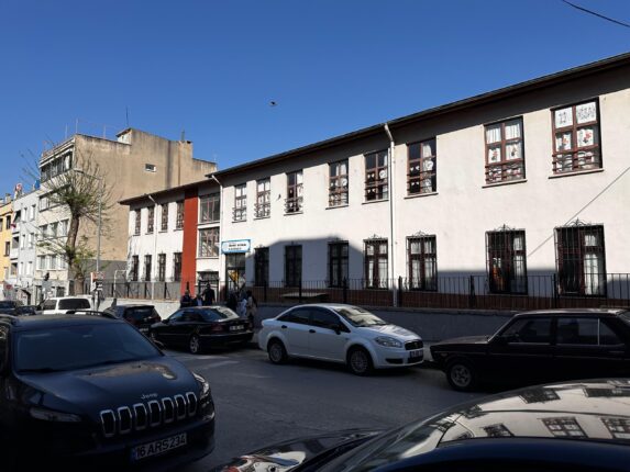 İBNİ SİNA OKULU MUTLAKA YENİDEN YAPILMALI..!!