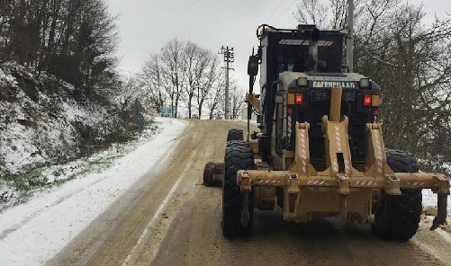 NİLÜFER’DE EKİPLER KARLA MÜCADELE İÇİN GÖREV BAŞINDA