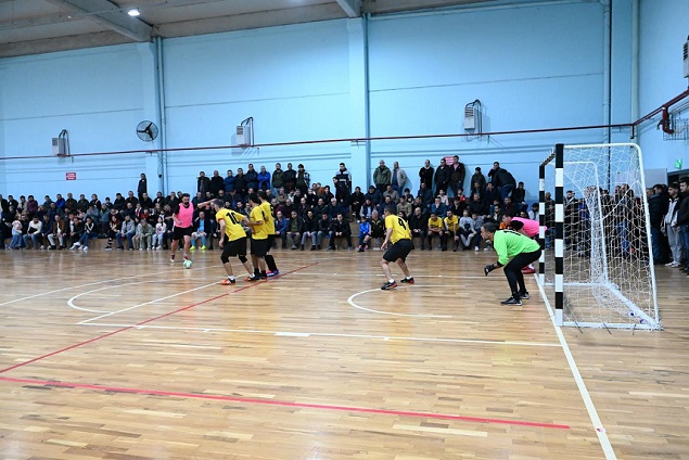 “Karacabey Belediyesi’nin Futsal Turnuvası’nda heyecan sona erdi”