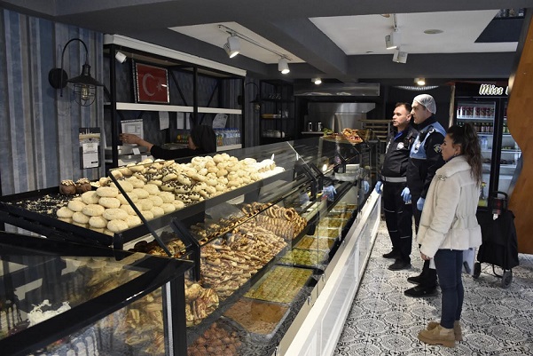 “Karacabey Belediyesi bayram öncesi gıda denetimlerini sıklaştırdı”