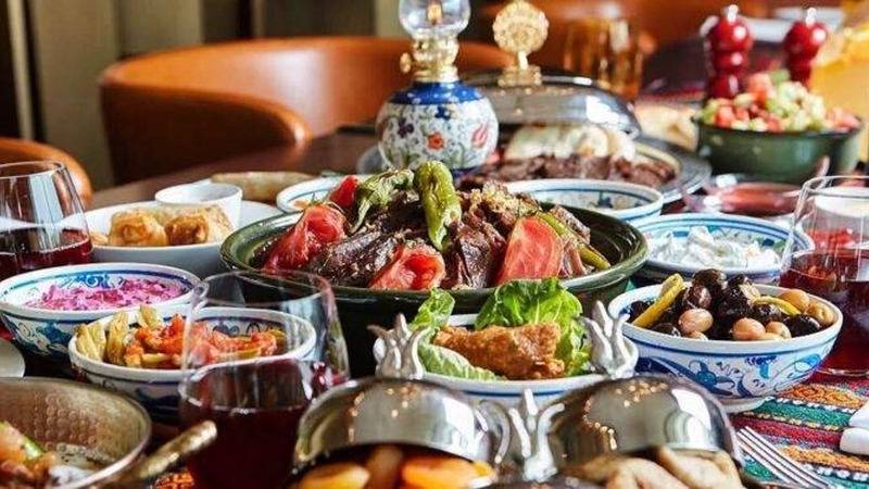 Bursalı İşadamı Recep Terzioğlu ‘ndan Geleneksel İftar Yemeği