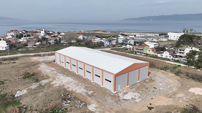 Gemlik Spor Salonu açılış için gün sayıyor