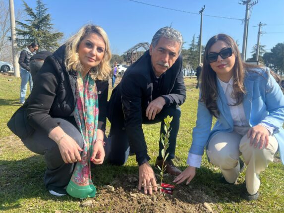 Kadınların her alanda eşit haklarla var olduğu bir Türkiye için verdiğimiz mücadeleyi büyüterek sürdüreceğiz.