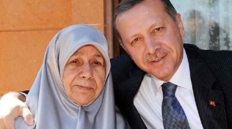 Sabiha Karaosman’dan Sert Tepki: “Cumhurbaşkanı’nın Merhum Annesine Yapılan Çirkin Saldırıyı Kınıyoruz”