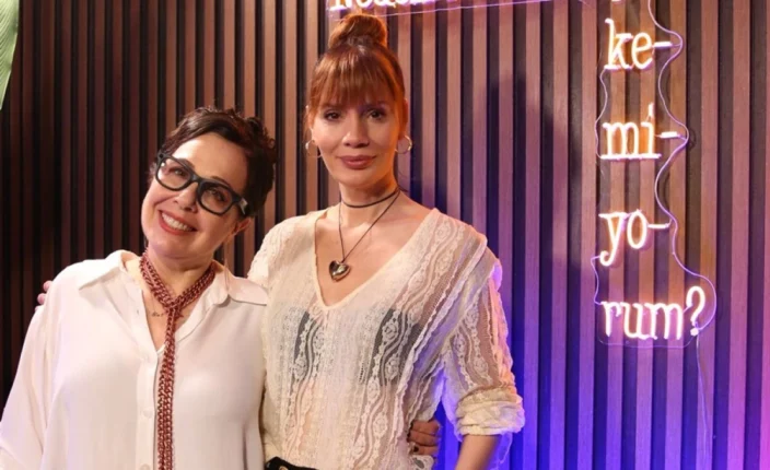 TÜRKİYE’YE 4 YIL SONRA DÖNEN AYÇA VARLIER,18 YIL SONRA GREENCARD’A SAHİP OLDU!!!