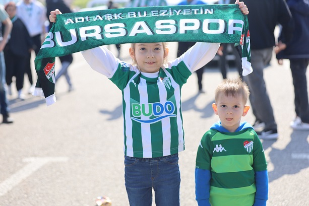 Bursalılar şampiyonluk coşkusunu Büyükşehir’le yaşadı