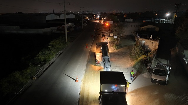 Büyükşehir’den Çalı-Kayapa yolunda gece mesaisi