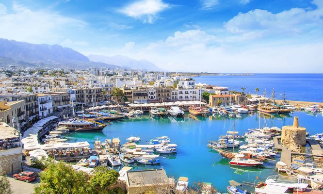 Güçlü Sesi ve Güzelliğiyle Tahtın Tek Sahibesi: Deniz Tan