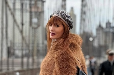 Ünlü oyuncu Ayça Varlıer, Bayram tatilinde gittiği New York’tan fotoğraflar paylaştı