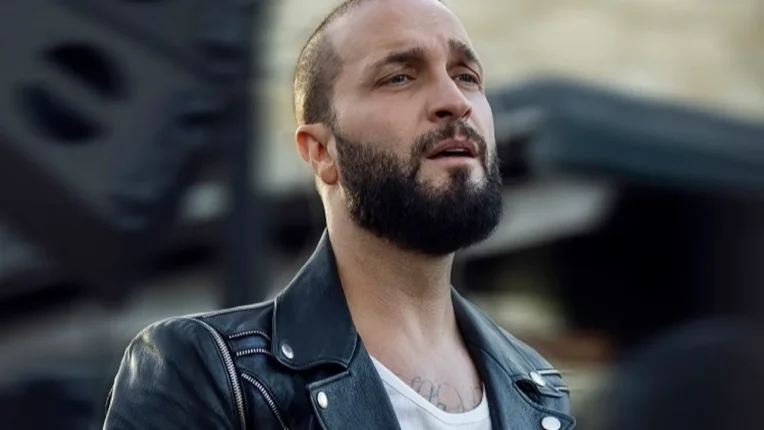 Berkay, 14’ncü Alaçatı Ot Festivali’nde Muhteşem Bir Konser Verdi