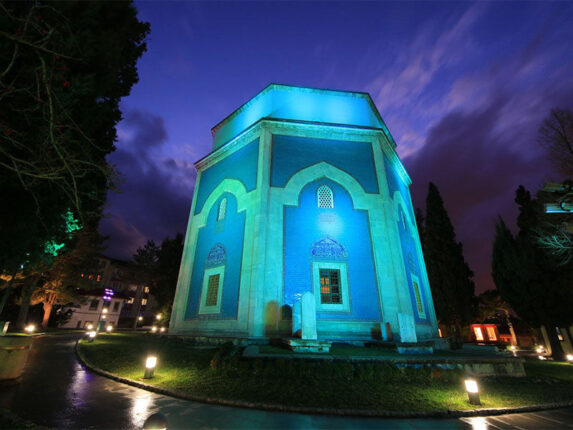 Yeşil Türbe, Emirsultan, Tarihi Hanlar Aksında Kaldırımların Genişletilme Talebine Belediyeden Ret!