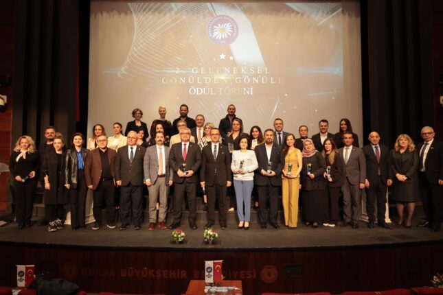 Bursa Kanserle Savaş Derneği’nden Gönüllere Dokunan Ödül Gecesi