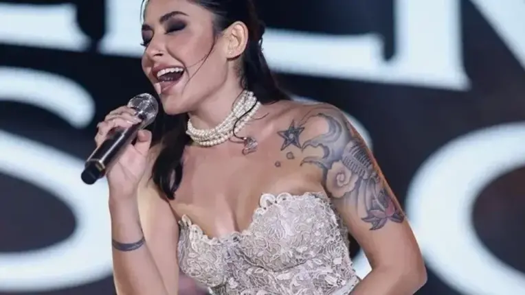 MELEK MOSSO KENDİNE İSİM TAKTI