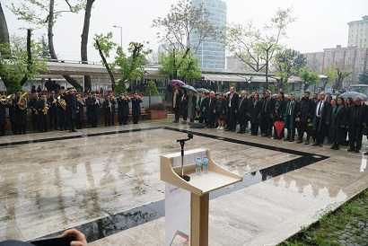 “Hiçbir haksızlığa boyun eğmeyeceğiz, cübbelerimizi kimsenin önünde iliklemeyeceğiz”