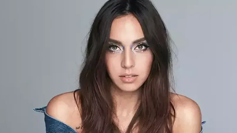 AYBÜKE ALBERE’DEN BOMBA AÇIKLAMALAR  “MURAT BOZ VERDİĞİ SÖZÜ TUTMADI”  “SONER SARIKABADAYI HAYATIMIN ÜÇ YILINI ÇALDI”