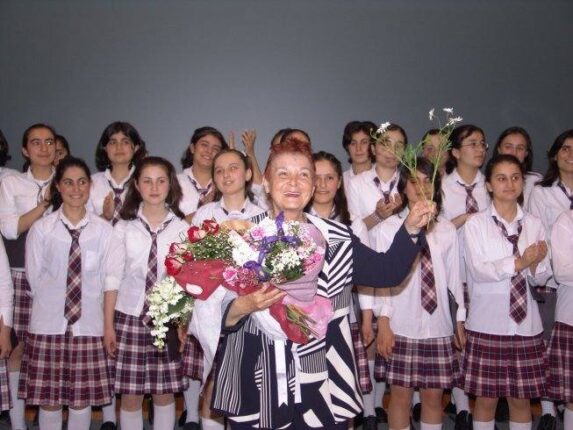 Güler Buğday yazdı; ÇAĞDAŞ YAŞAMA VE İNSANLIĞA TEMEL TAŞI OLAN SAYIN TÜRKAN SAYLAN’I YOK ETMEK İSTESELERDE BAŞARAMADILAR