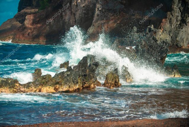 Zeki Baştürk Kaleme Aldı: Dalgalar Neden Hep Karşı Kıyıları Vurur?