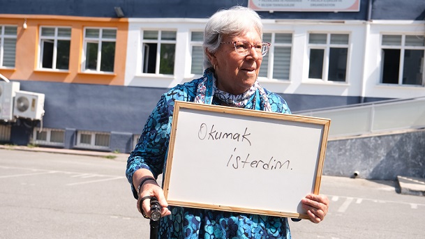 Nesiller Buluşuyor: Huzurevi Sakinleri ve Gençler Bir Araya Geldi”