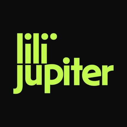 Mavisakal’ın efsane davulcusu ve yapımcısı Murat Tümer yepyeni bir grupla geri döndü: Lili Jüpiter!