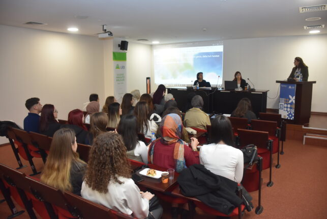 GELECEĞİN MODA TASARIMCILARI BU PROGRAMDA YETİŞİYOR  UHKİB’TEN SEKTÖRE NİTELİKLİ İNSAN KAYNAĞI DESTEĞİ