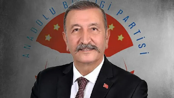“Gariban Babası” Bedri Yalçın: Anadolu’dan Yükselen Vicdanlı Siyaset