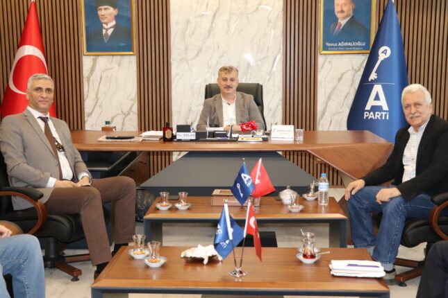 Emekli ve Emekçiler Dernekleri Federasyonu’ndan Anahtar Parti Bursa İl Başkanlığı’na Ziyaret