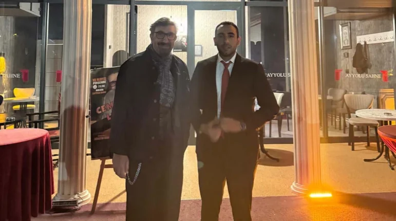 Çayyolu Sahne’de Cem Özer Gösterisi, Revancan Aytin’in Katkılarıyla Parladı