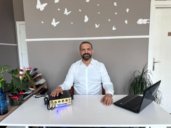 TÜRK MÜHENDİS YERLİ MEDİKAL ESTETİK CİHAZ GELİŞTİRDİ