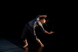 Sanata Tutunan Kadın: Nihal’in Sessiz Mücadelesi Sahnelere Taştı