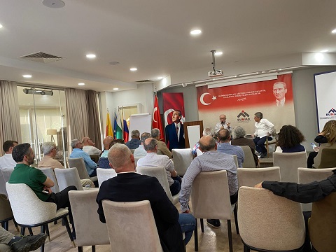 Bursa’da Geleceğin Enerjisi Konuşuldu: Celal Beysel, BUMİAD Serbest Kürsü’de Deneyimlerini Paylaştı