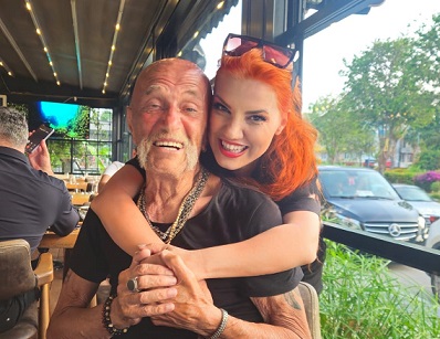 Ünlü Yazar ve Sunucu Kıvılcım Kalay, Antalya’da Coşkun Göğen’e Tövbe Ettirdi!