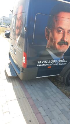 Engelli Yoluna Park Eden Siyasi Minibüs: Bu Mu Sizin “Hizmet” Anlayışınız?