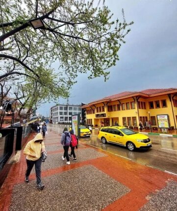 Setbaşı Kurtoğlu Mahallesi Muhtarı Fatih Kapuci’den UEDAŞ’a Sert Tepki: “Çöp Konteynerlerimiz Daha Temiz!”
