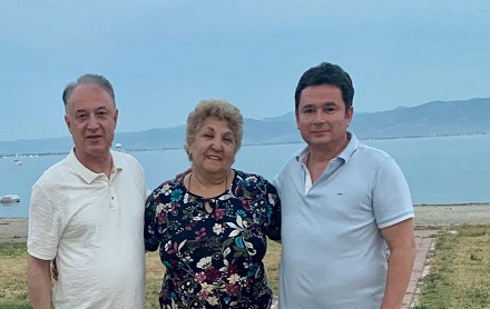 BUGÜN SESSİZ, SAYGIN VE ONURLU DOSTA SAYGI, SEVGİ, DUALARIMLA KUTLAMA YOLLUYORUM.