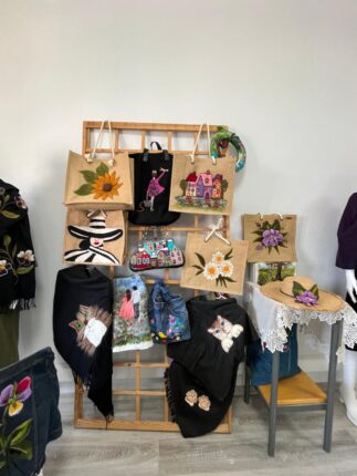 CHP Nilüfer İlçe Kadın Kolları’ndan Anlamlı Buluşma: Emek, Sanat ve Dayanışma Yıl Sonu Sergisinde Hayat Buldu