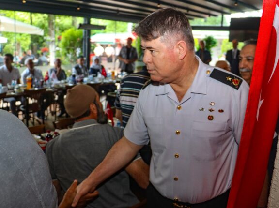 TUĞGENERAL TATAROĞLU, ŞEHİT BABALARIYLA BİR ARAYA GELDİ