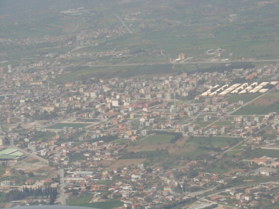Karabağlar AK Parti İlçe Başkanı Hüseyin Uzun’un Akrabaları Menderes’te Bürokrat Görevlerde mi?