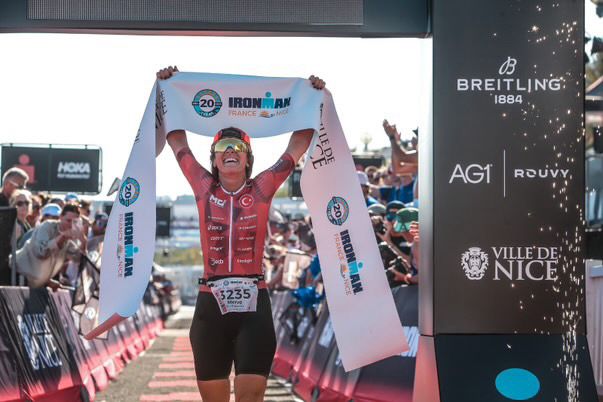 Merve Güney, 20. IRONMAN France yarışında, kadınlar genel klasmanını birinci sırada tamamlayan ilk Türk kadın sporcu oldu