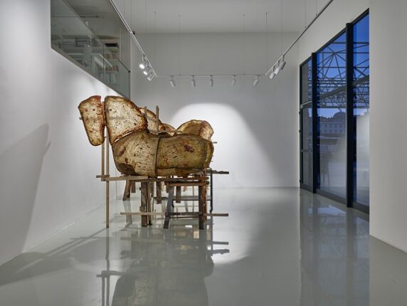 Guido Casaretto’nun “Başıboşlar, Gergedanlar ve Yanlış Anlamalar Hakkında” Adlı Kişisel Sergisi 10 Mayıs’ta YUNT’ta Açıldı