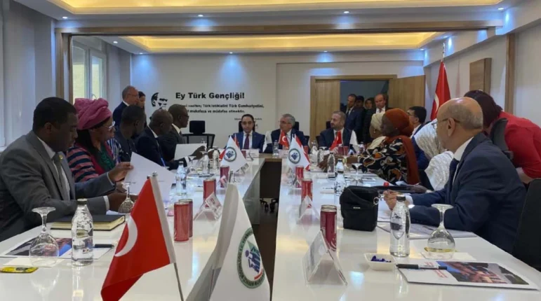 Afrika Ülkeleri Büyükelçileri Gazi Mesleki Eğitim Merkezi’ni Ziyaret Etti