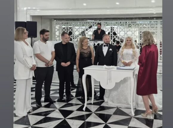 Bursa’da Görkemli Düğün: Murat Koç ve Melike Fidan Hayatlarını Birleştirdi