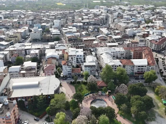 Cavit Kaya Gürsu’daki Rant Düzenine Ateş Püskürdü: “Bu İlçeyi Betonun Altında Boğdular!”