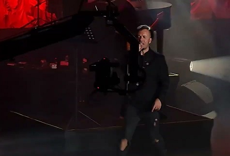 Emre Aydın Harbiye’de Duygulara Dokundu