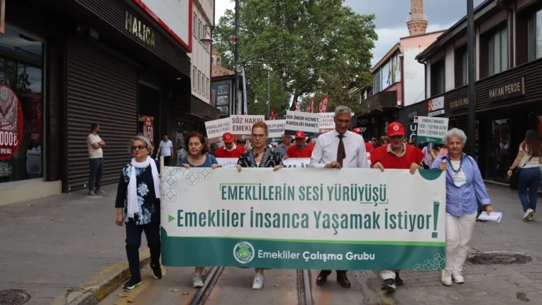 Emeklere İsyan Ettiler!