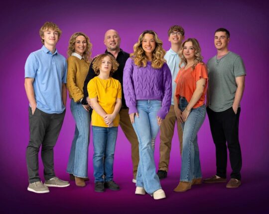 Tiklerimden Fazlasıyım