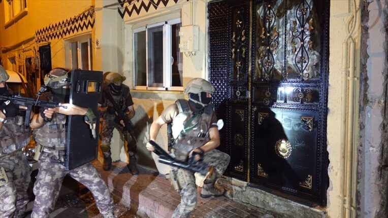 Bursa Merkezli 21 İlde Uyuşturucu Operasyonu: 403 Şüpheli Hakkında Soruşturma, 304 Gözaltı