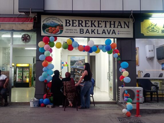 Odun Ateşinde Kızaran Efsane Lezzet Artık Bursa’da!