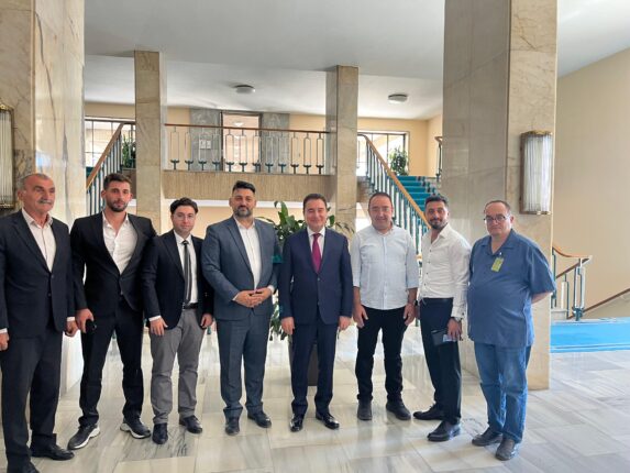 Ali Babacan’la Ankara’da Bursa Mesaisi: DEVA’dan “DEVA’mı VAR” Dosyasıyla Net Mesaj!